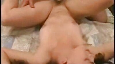 Σέξι σύζυγος με κιλότα και χωρίς κιλότα